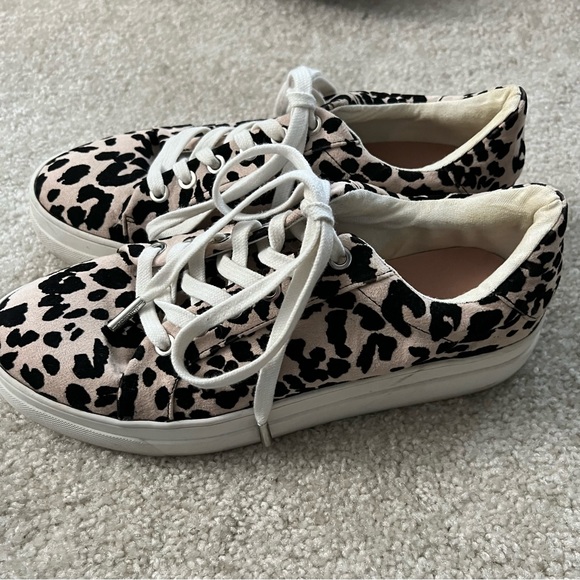 TOPSHOP LEOPARD SNEAKERS - Picture 2 of 3